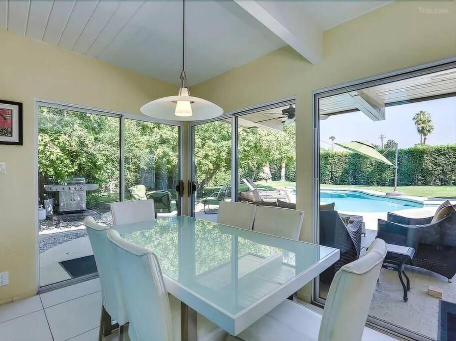Serene 4 Bed 3 Bath Heated Pool Natural Backyard Heart Of ปาล์มสปริงส์ ภายนอก รูปภาพ